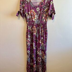 Elegant Floral Maxi Dress in Purple
